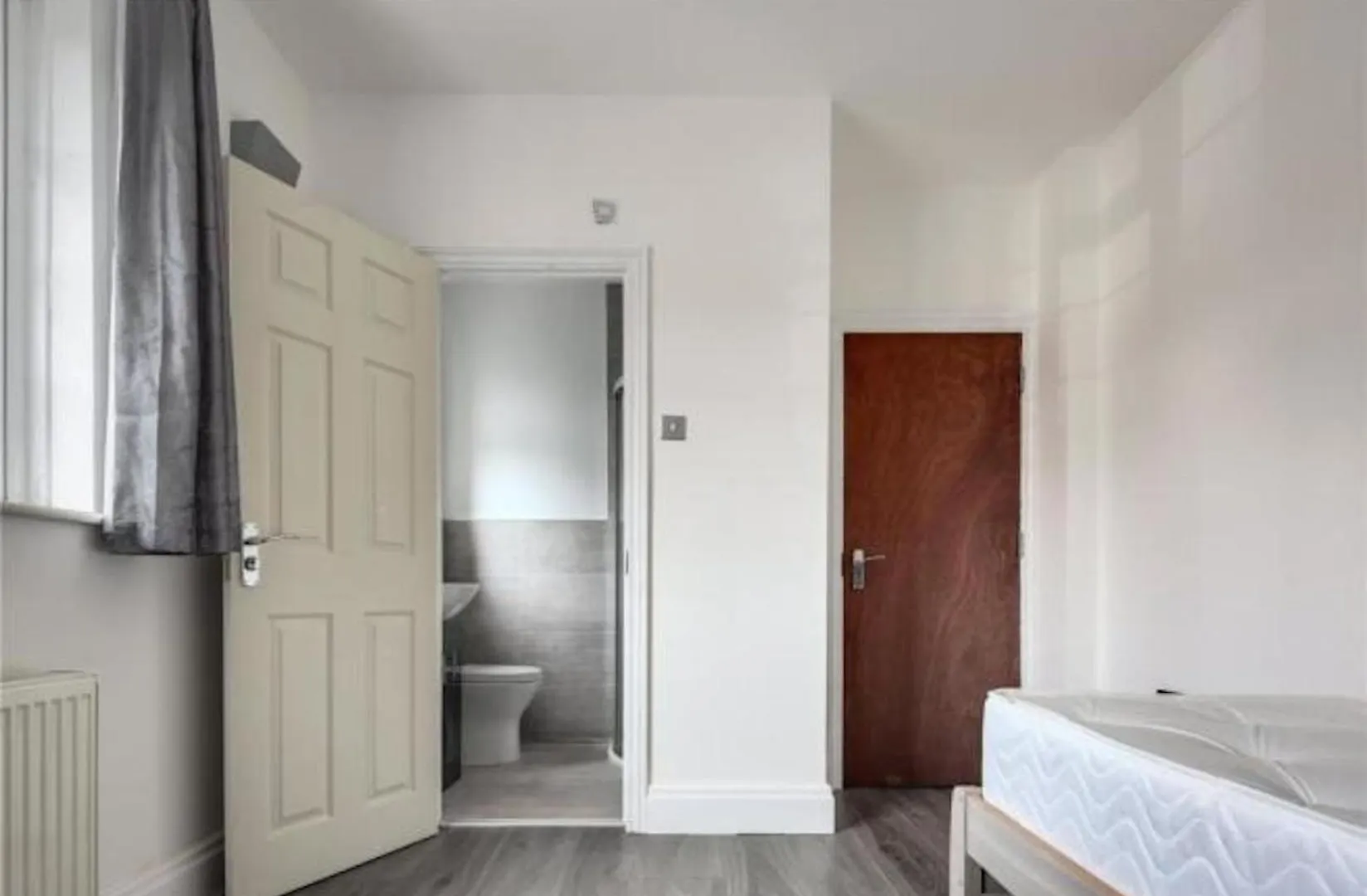 Limehouse Townhomes Modern 4-Bedroom, 3-Bathroom Townhome With A Private Garden London 0*,  United Kingdom