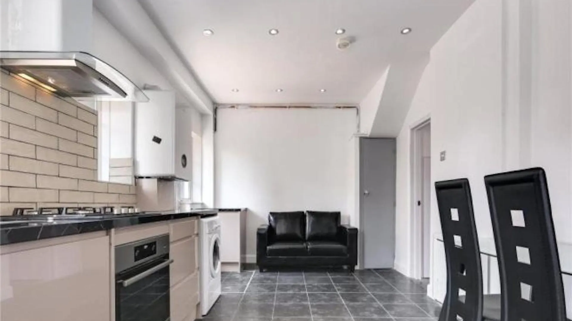 Limehouse Townhomes Modern 4-Bedroom, 3-Bathroom Townhome With A Private Garden London United Kingdom